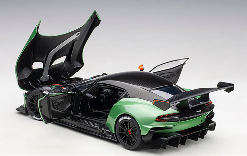 Aston Martin Vulcan 1:18