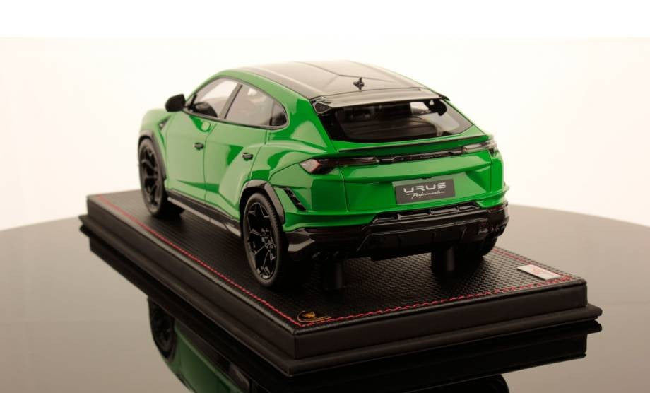Lamborghini Urus 1:18