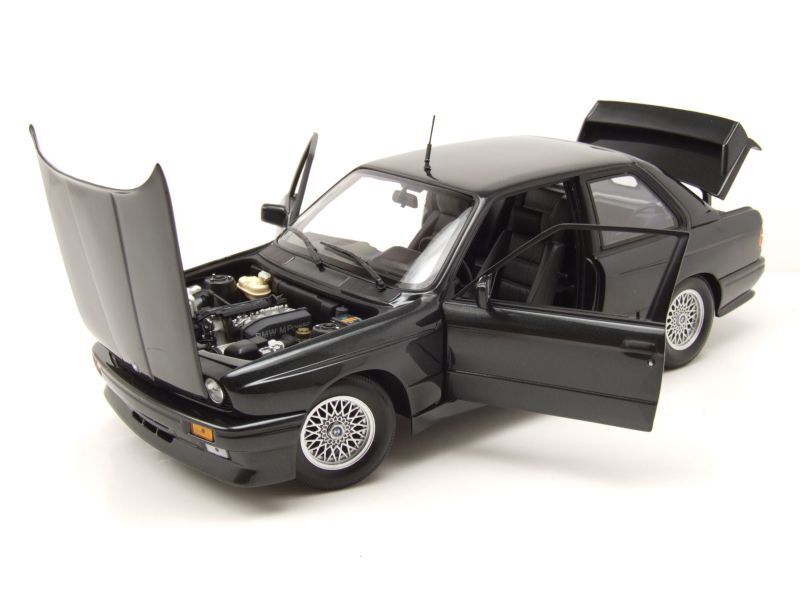 BMW M3 E30 1:18