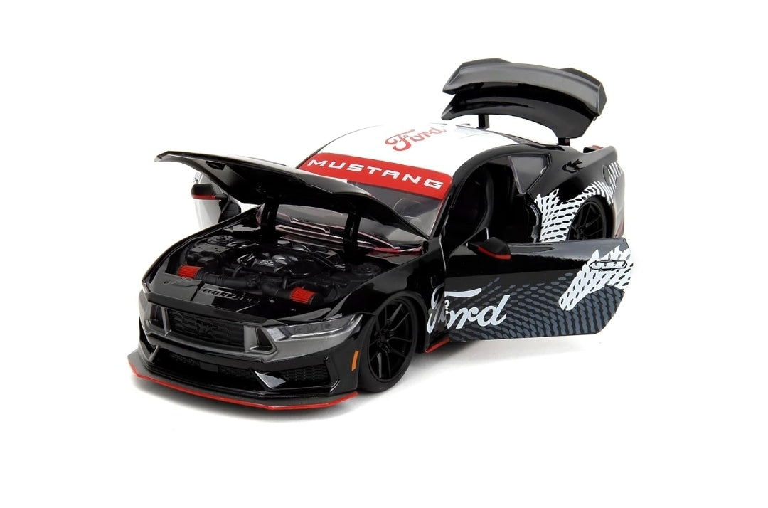 Mustang Dark Horse 1:18